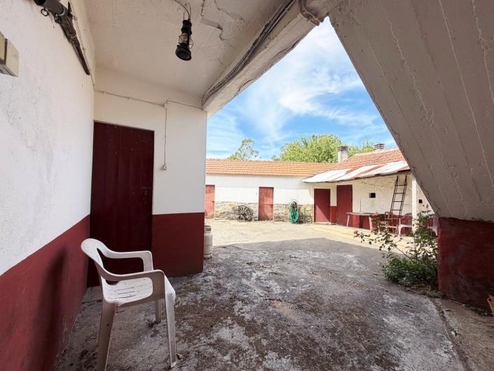 Image No.12-3 Bed Farmhouse for sale