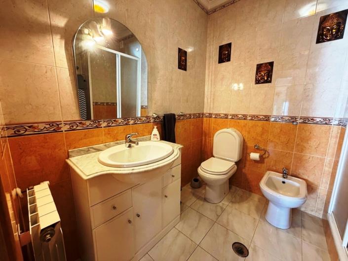 Image No.24-3 Bed Apartment for sale