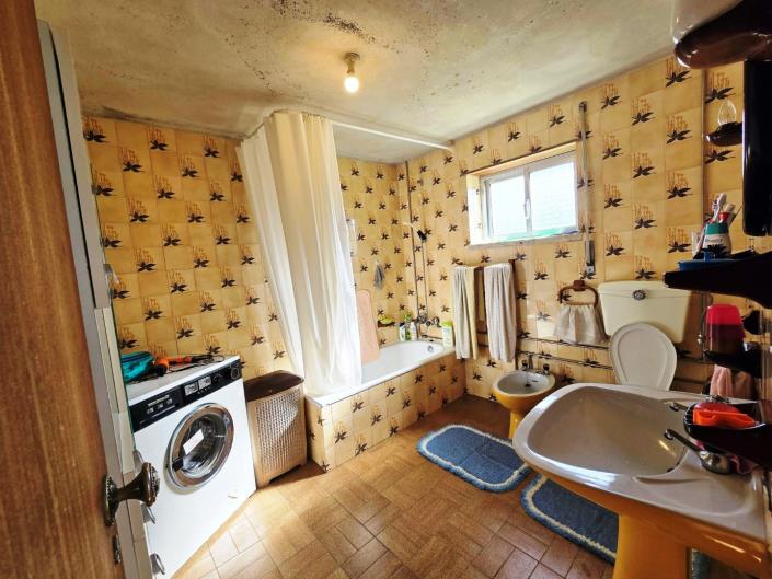 Image No.25-6 Bed House for sale
