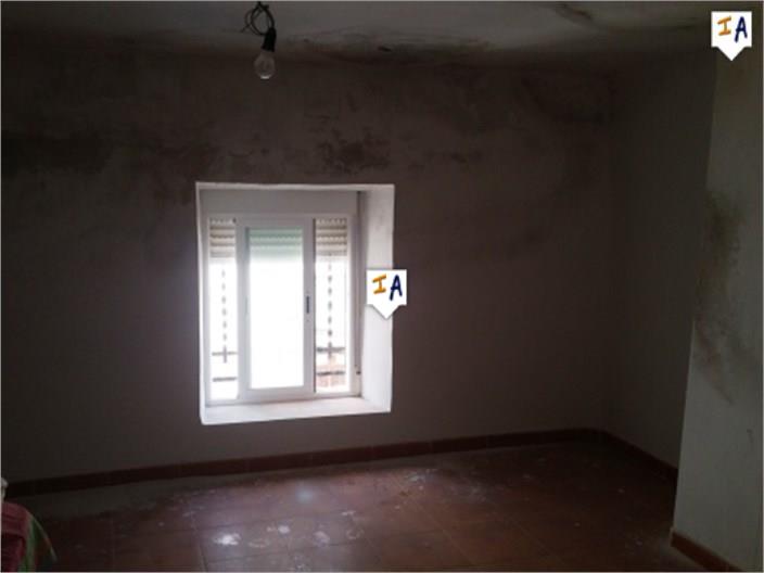 Image No.8-4 Bed House for sale
