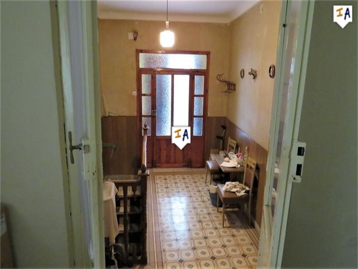 Image No.5-6 Bed House for sale