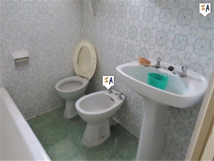 Image No.10-6 Bed House for sale