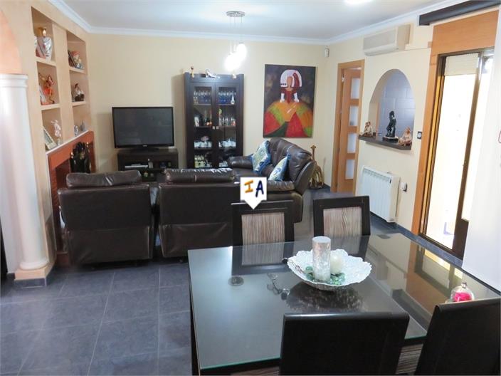 Image No.3-5 Bed House for sale
