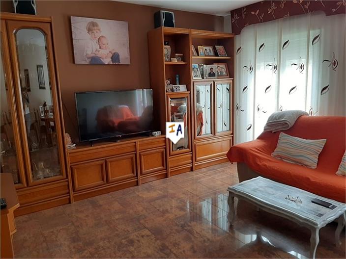 Image No.7-3 Bed Commercial for sale