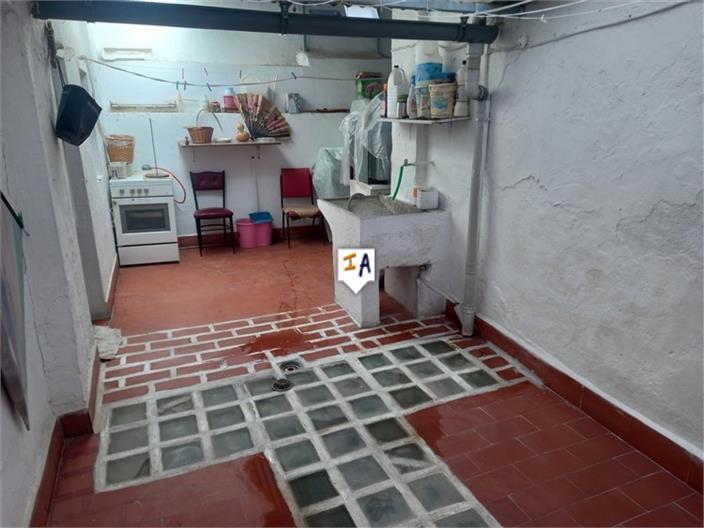 Image No.5-6 Bed House for sale