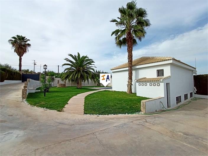 Image No.7-2 Bed House for sale