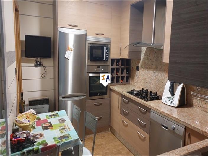 Image No.7-6 Bed House for sale