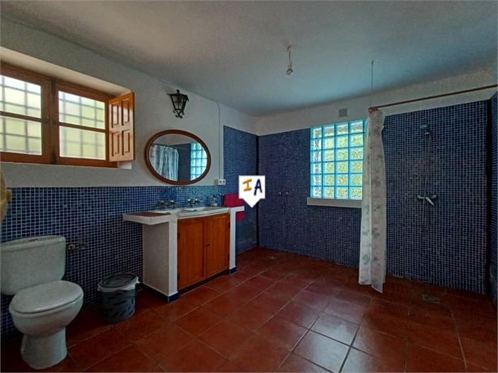 Image No.11-6 Bed Farmhouse for sale