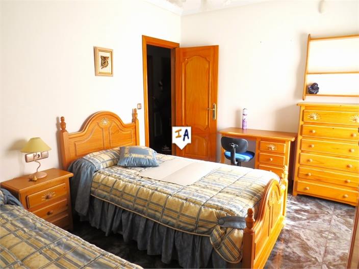 Image No.4-3 Bed Property for sale