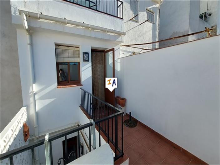Image No.10-3 Bed House for sale