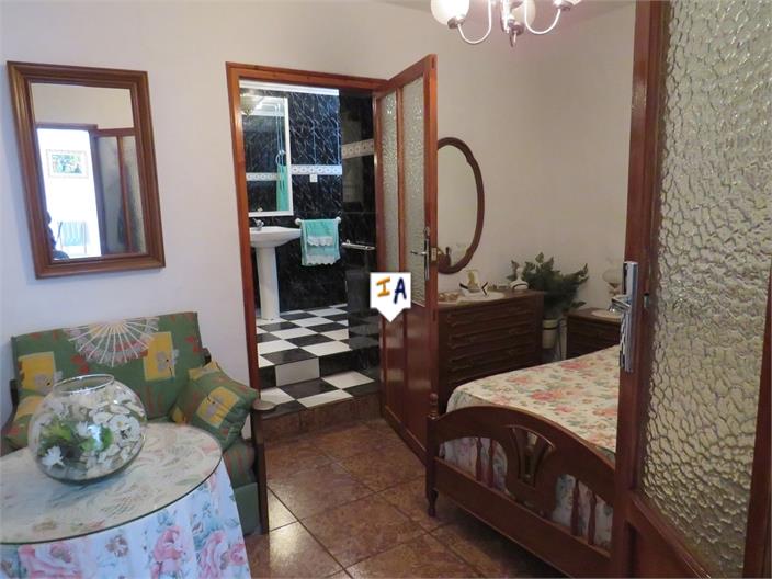 Image No.7-3 Bed House for sale