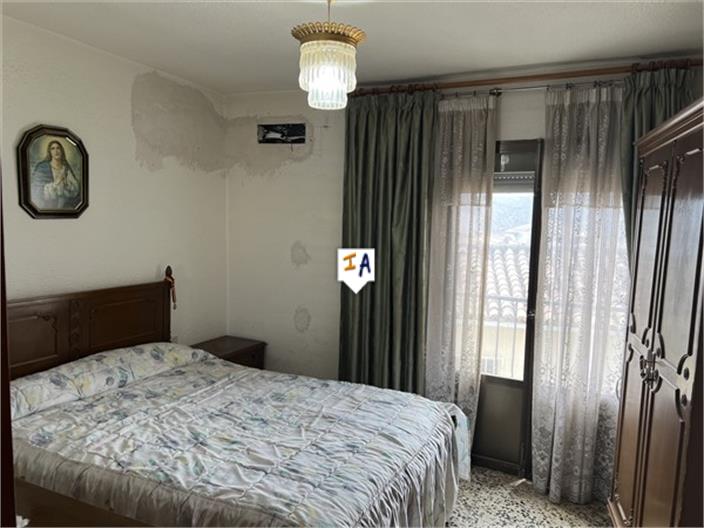 Image No.11-3 Bed House for sale