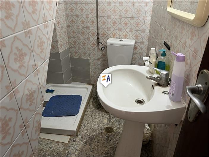 Image No.10-3 Bed House for sale