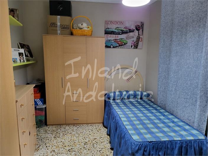 Image No.11-3 Bed House for sale