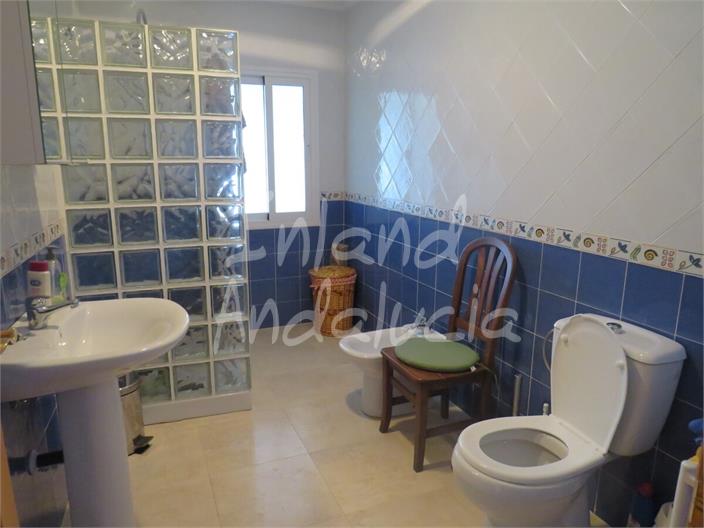 Image No.9-3 Bed House for sale