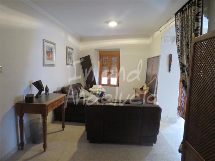 Image No.10-3 Bed House for sale