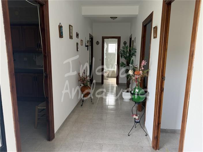 Image No.6-3 Bed House for sale