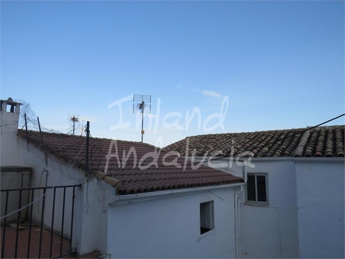 Image No.6-4 Bed House for sale