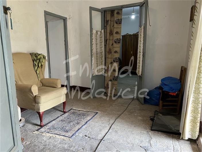Image No.9-5 Bed House for sale