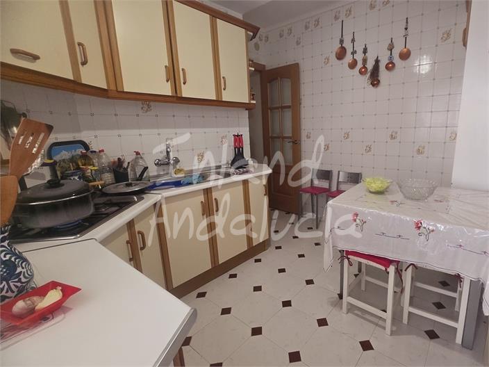 Image No.5-3 Bed Property for sale