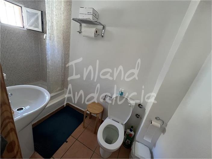 Image No.10-3 Bed House for sale