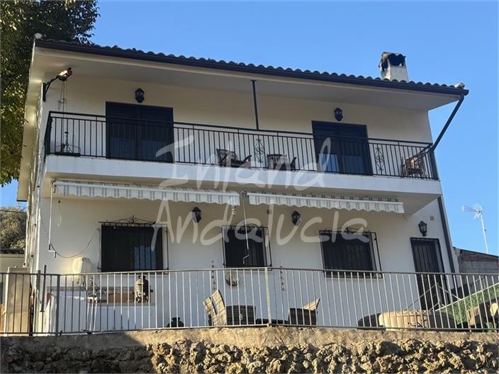 Image No.11-6 Bed Farmhouse for sale