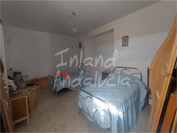 Image No.11-3 Bed Farmhouse for sale