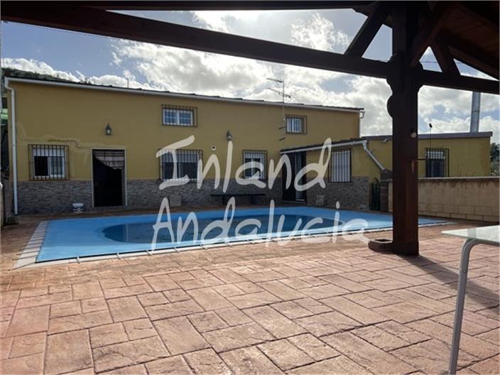 Image No.4-2 Bed Farmhouse for sale