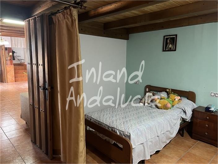 Image No.10-2 Bed Farmhouse for sale