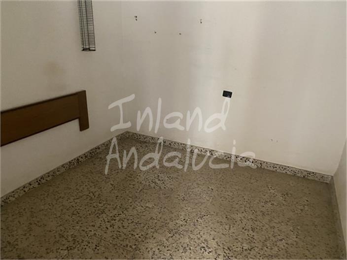 Image No.6-5 Bed House for sale