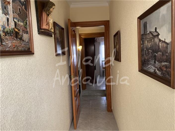 Image No.9-3 Bed House for sale
