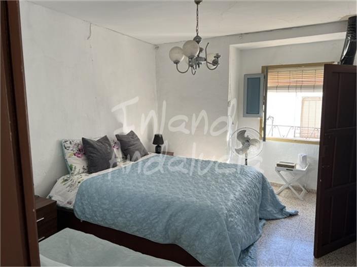 Image No.7-4 Bed House for sale
