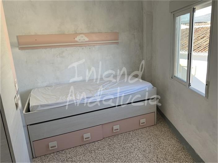 Image No.10-4 Bed House for sale
