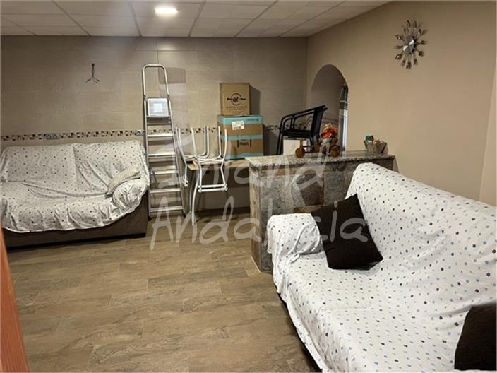 Image No.3-4 Bed House for sale
