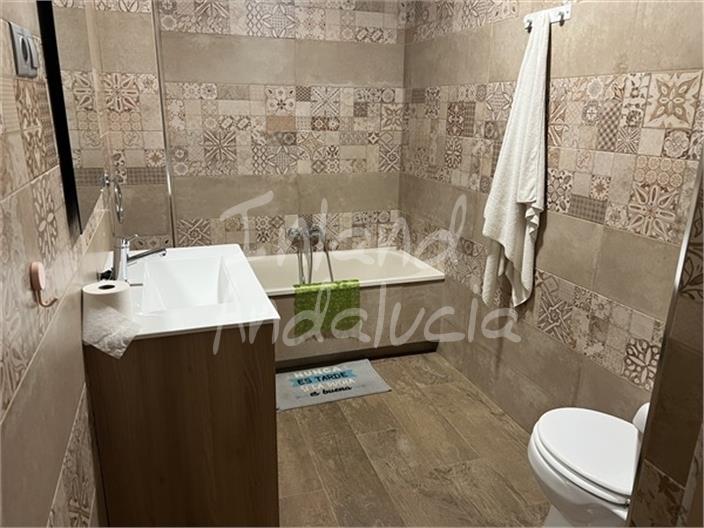 Image No.6-4 Bed House for sale