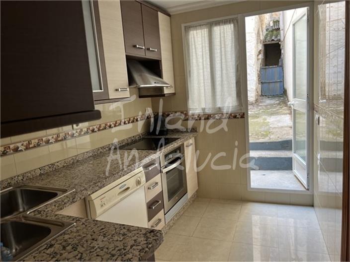 Image No.3-5 Bed House for sale