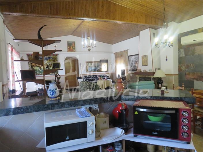 Image No.11-2 Bed Farmhouse for sale