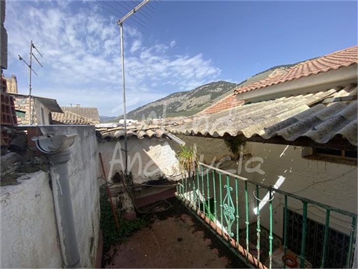 Image No.8-4 Bed House for sale