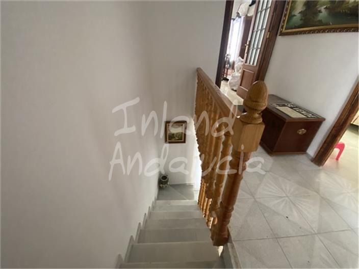 Image No.9-4 Bed House for sale