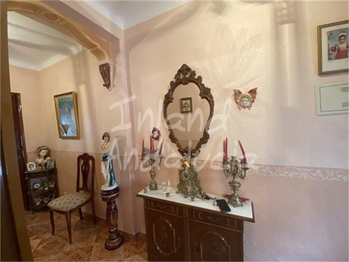 Image No.6-3 Bed House for sale