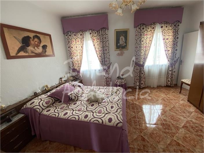 Image No.7-3 Bed House for sale