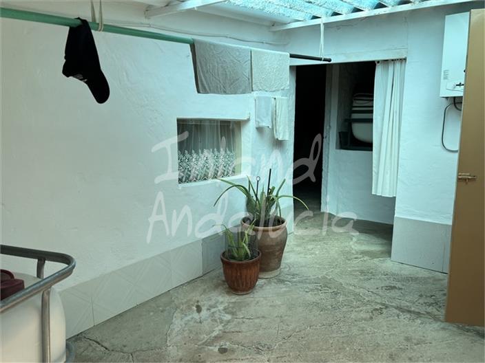 Image No.7-4 Bed Farmhouse for sale