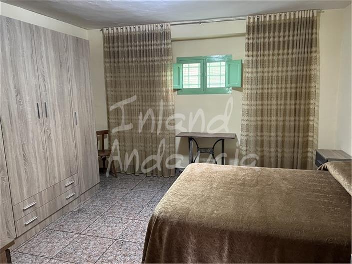 Image No.10-4 Bed Farmhouse for sale