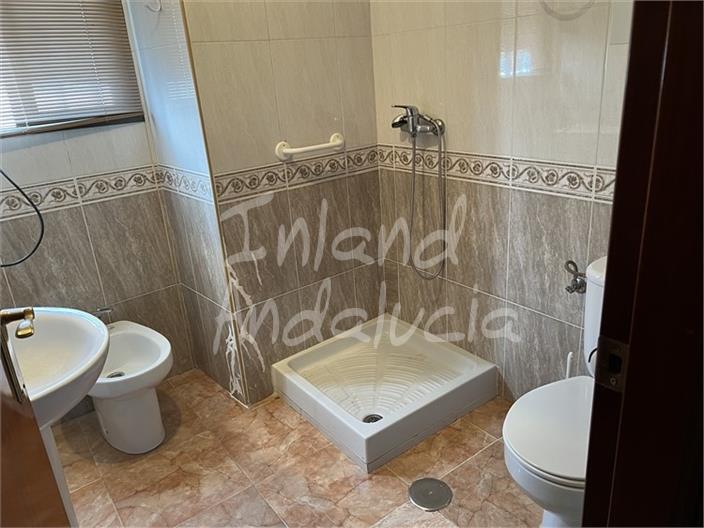 Image No.6-2 Bed House for sale