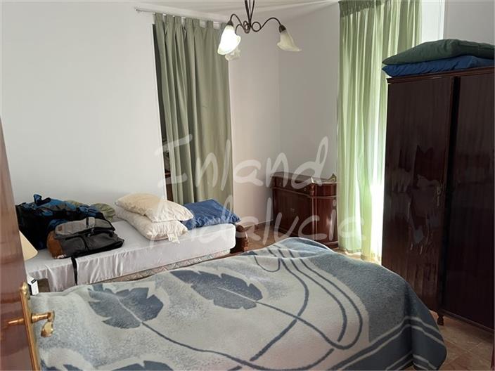 Image No.8-2 Bed House for sale
