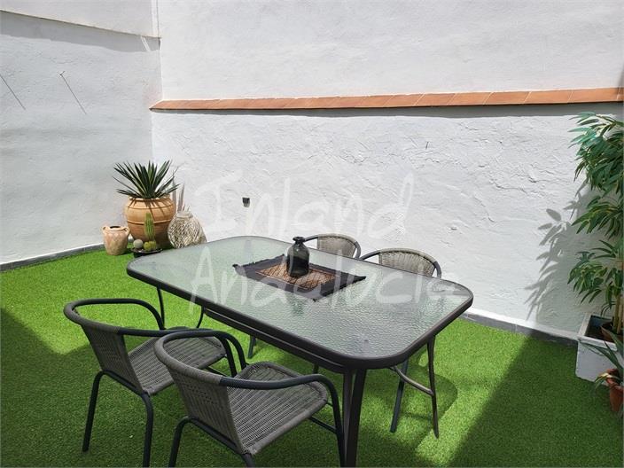 Image No.6-2 Bed House for sale
