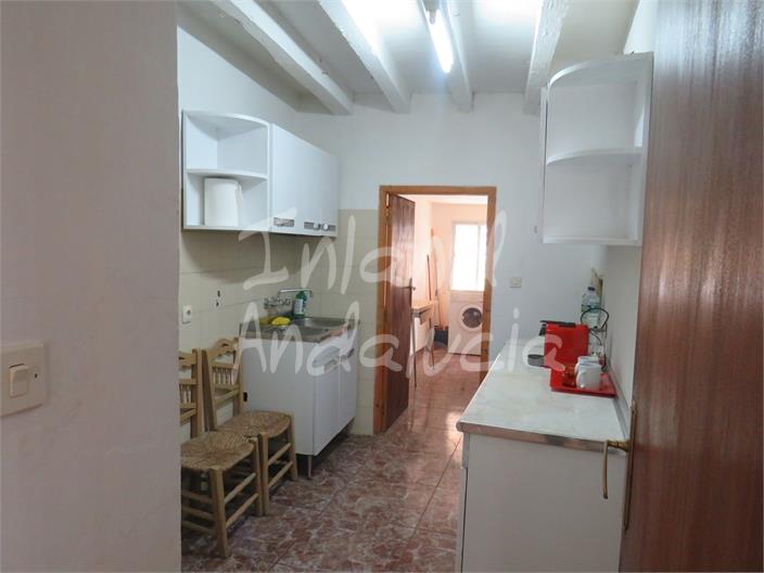 Image No.10-3 Bed House for sale