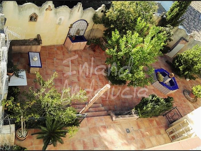 Image No.2-5 Bed House for sale