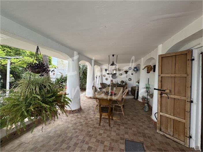 Image No.9-8 Bed Farmhouse for sale
