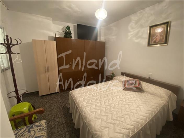Image No.10-3 Bed Property for sale